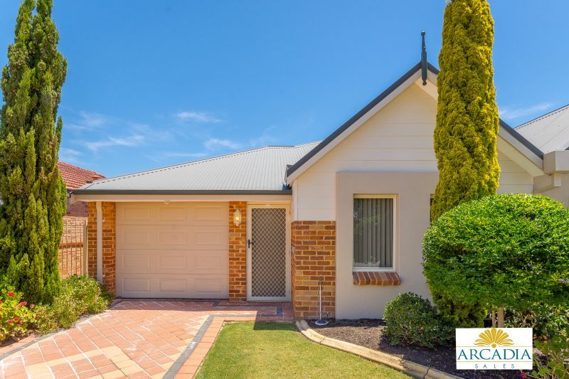 ARCADIA WATERS MANDURAH - Hop Skip & A Jump To The Clubhouse