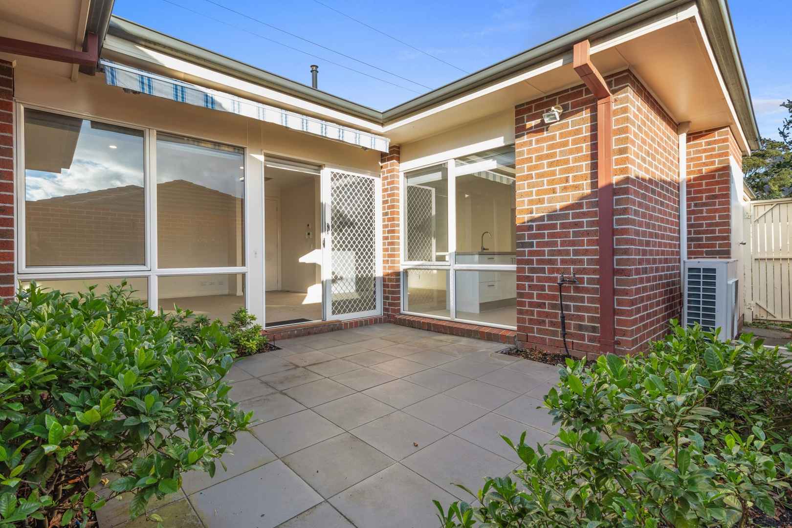 Modern 2-bedroom villa close to amenities