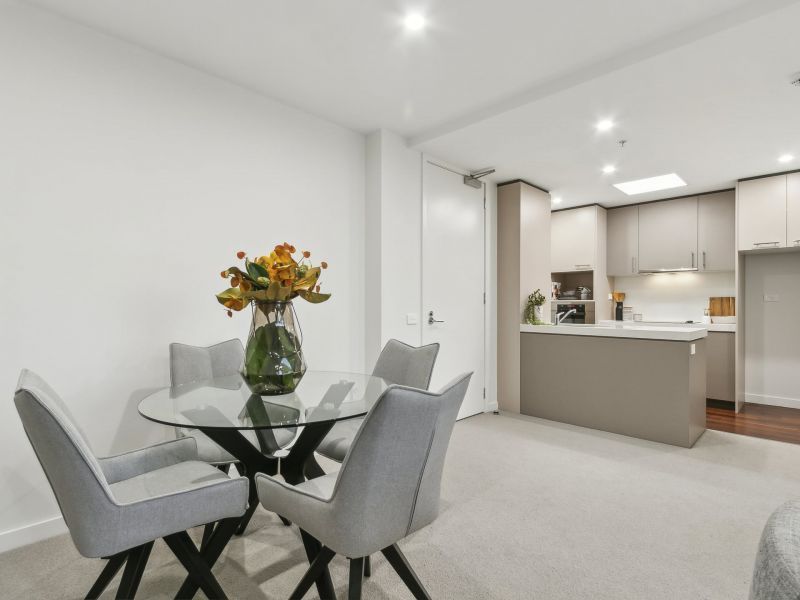 Modern, Light-Filled Apartment with Balcony and Secure Parking