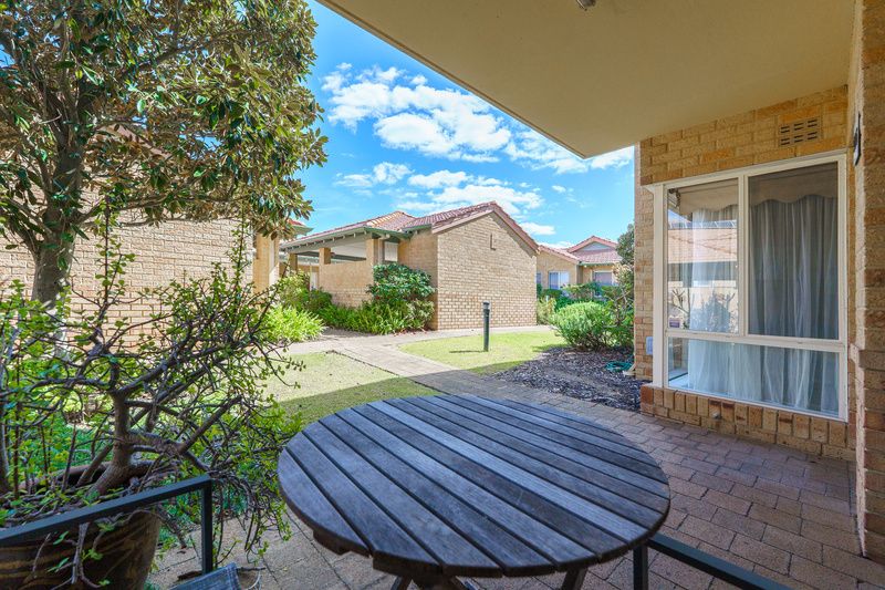 Refreshed Villa with Sunlit Patio and Open-Plan Living