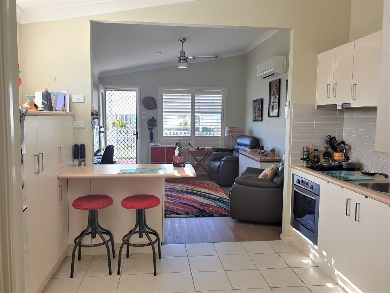 Jettys by the lake - site 248