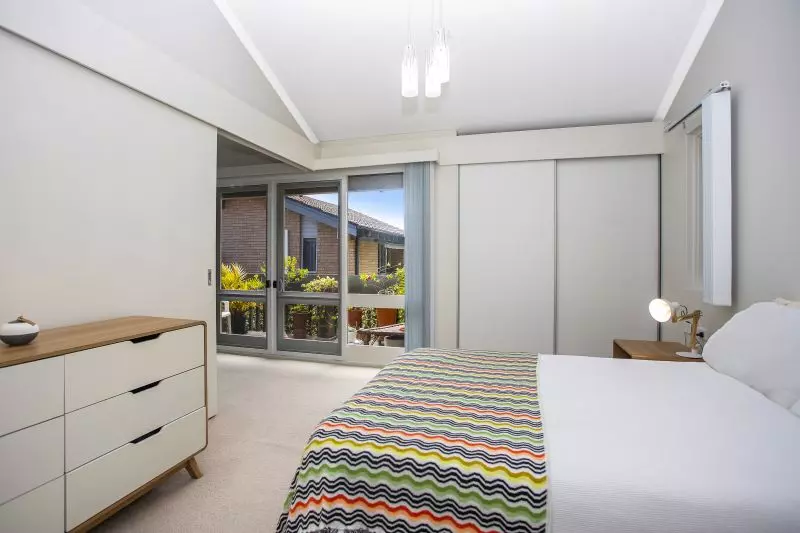 Bright and sunny first floor unit