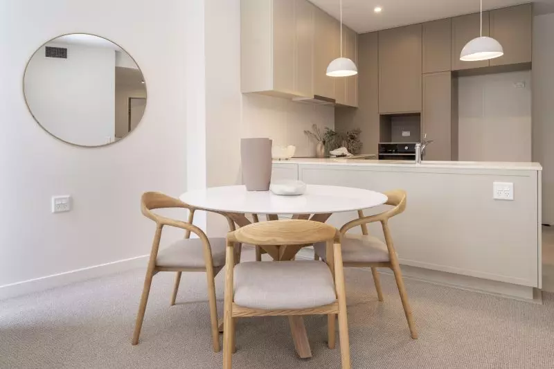 Well-positioned apartment boasting a roomy balcony