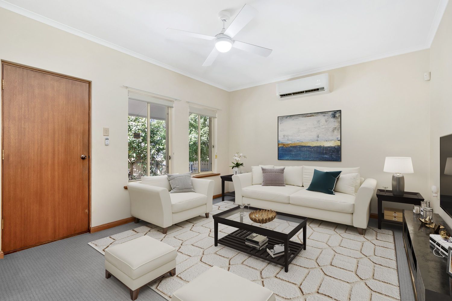 Spacious One Bedroom +Sunroom - Great Location