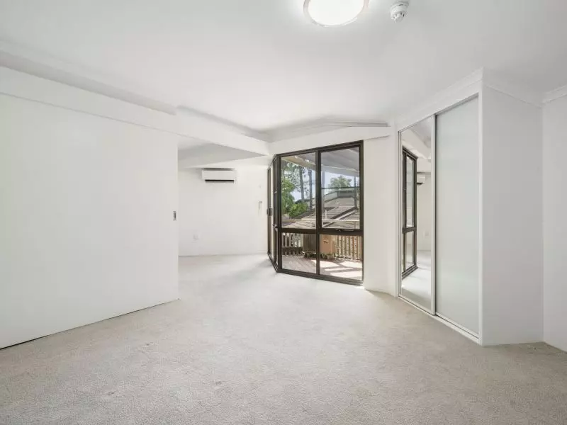 Privately set apartment with a peaceful, leafy aspect