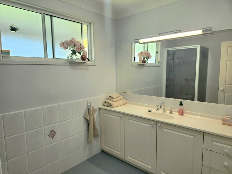 Sunny & Stylish  Home