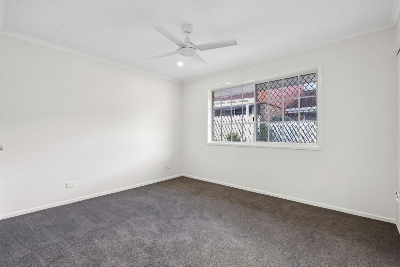 Beautiful two bedroom, one bathroom villa with lock up garage.