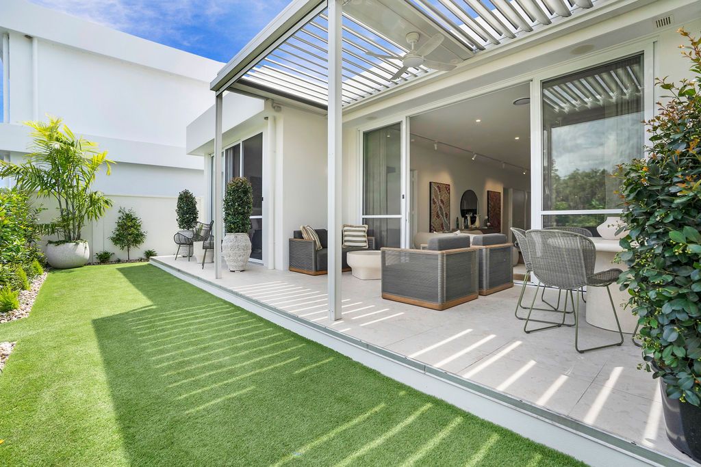 House 227 by Palm Lake Resort Pelican Waters