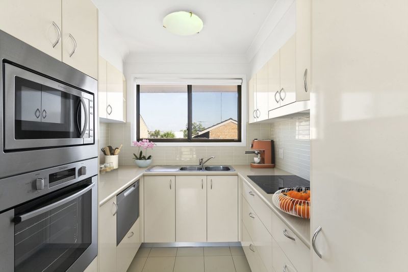 Sunny 2 Bedroom refurbished unit in Secure Retirement Village