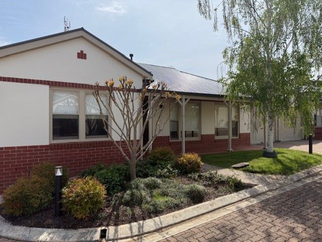 Over 55s living: Perfectly positioned 2-bed retirement unit