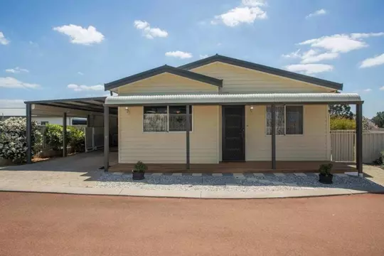 Unique 2 bed, 2 bath plus study with unmatched views