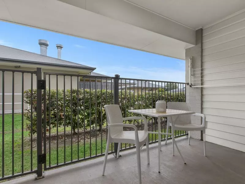 Inviting, well-presented 1-bedroom home with minimal upkeep