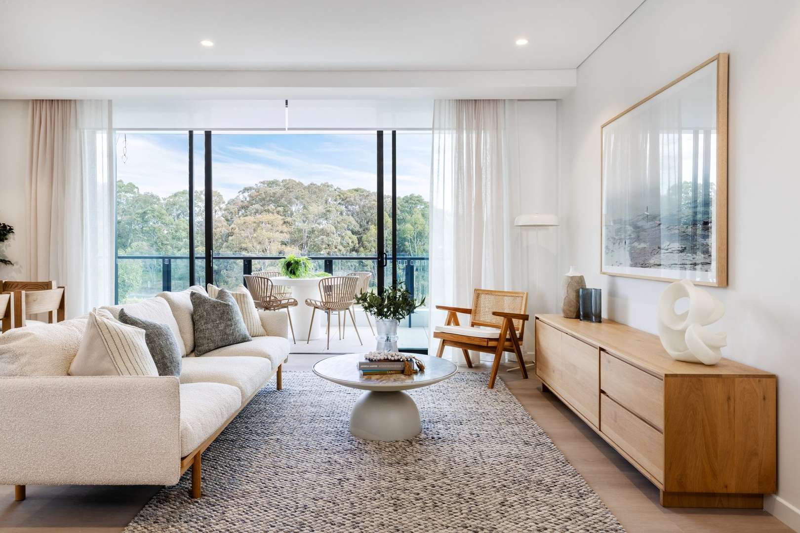 Spacious 2-bedroom apartment with private balcony & study nook