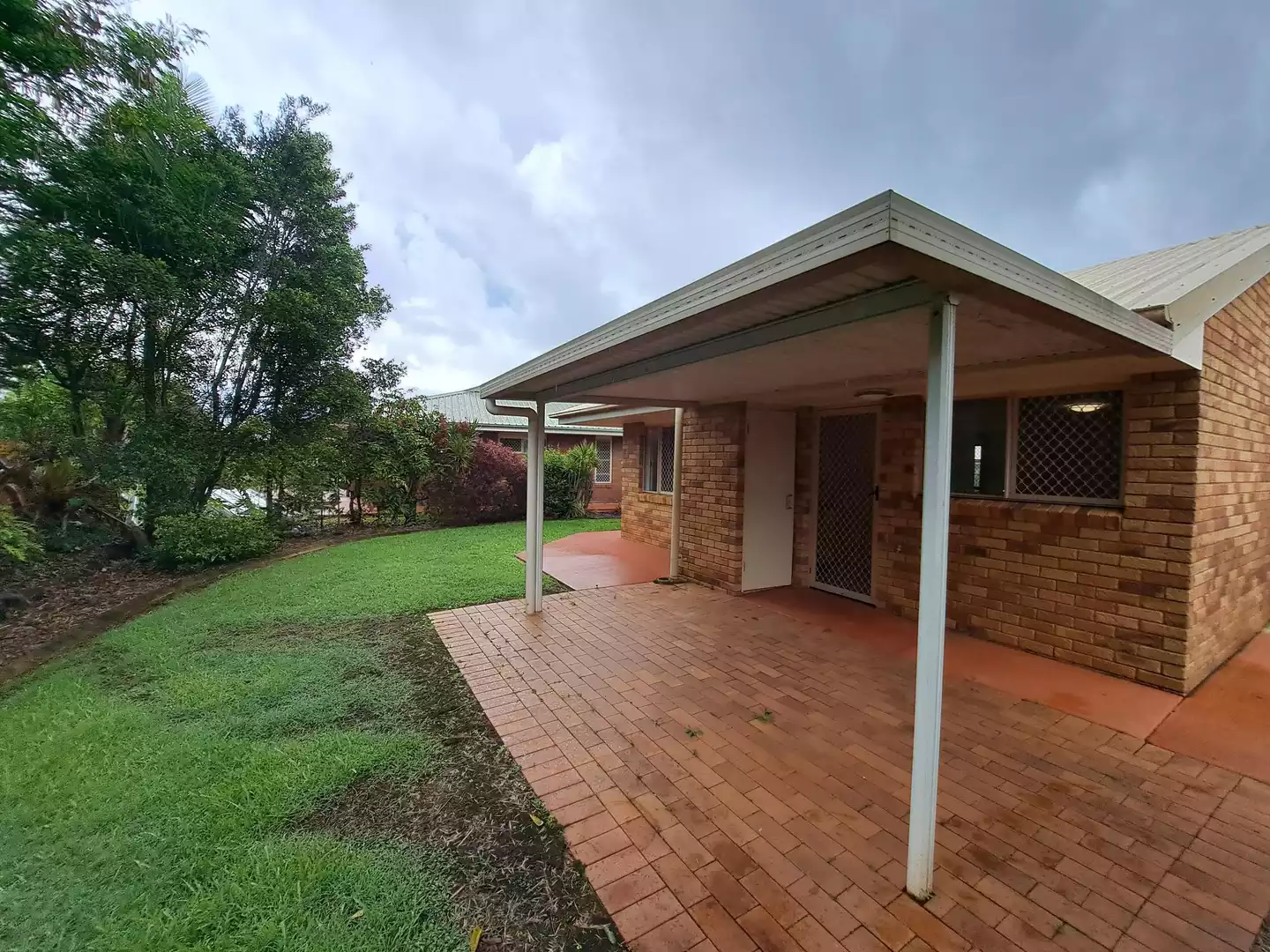 A Modern Haven with Plentiful Gardens