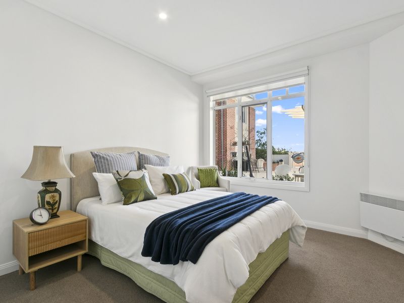 Bright, East-Facing Apartment with Terrace and Modern Kitchen