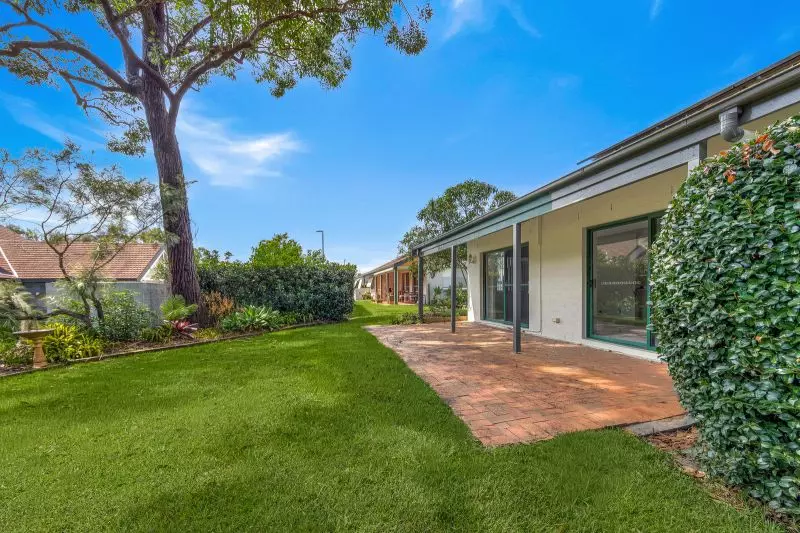 Beautiful Large Garden Villa with Croquet Court Outlook