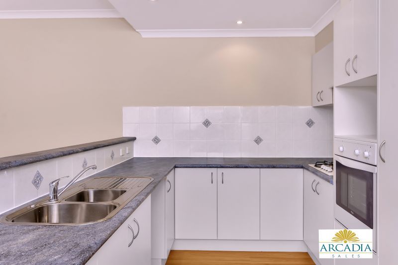 ARCADIA WATERS MANDURAH - Hop Skip & A Jump To The Clubhouse