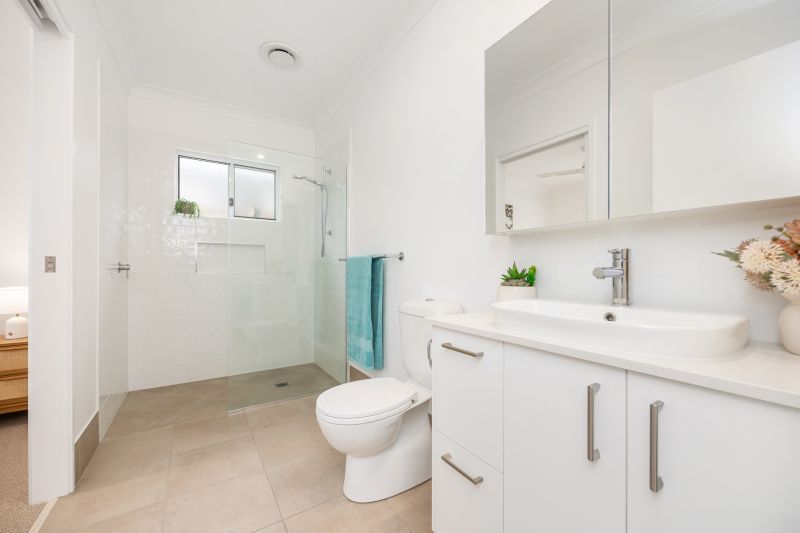 Modern Retreat with Private Alfresco Outlook