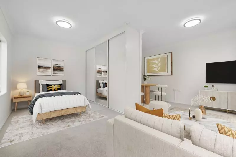 Light-filled apartment with a verdant view