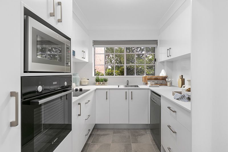 Newly renovated ground floor unit in perfect garden corner position.