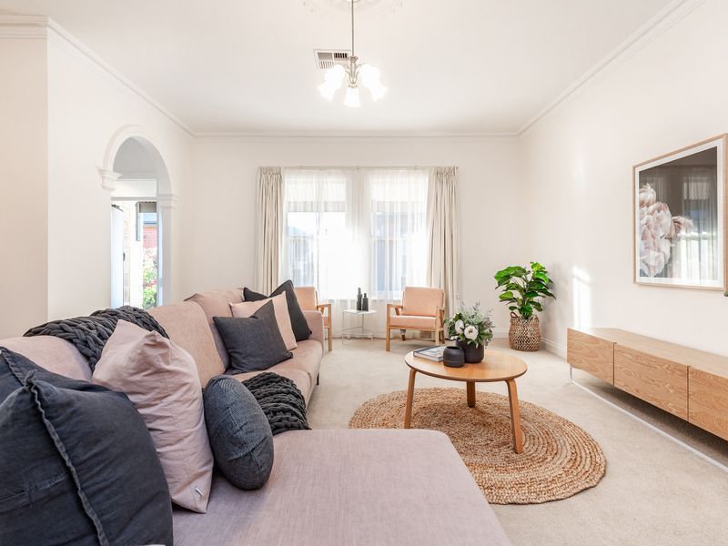 Live in style and prestige by the sea!