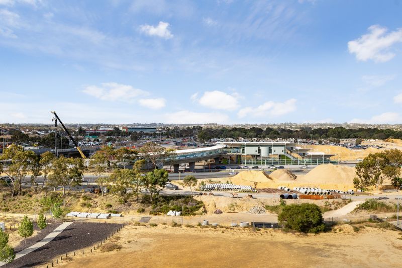 Modern Design, Location and Professional Lifestyle!