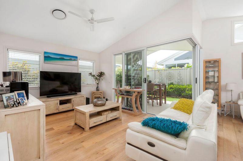 Modern 2 Bedroom Home - Relax and Enjoy!