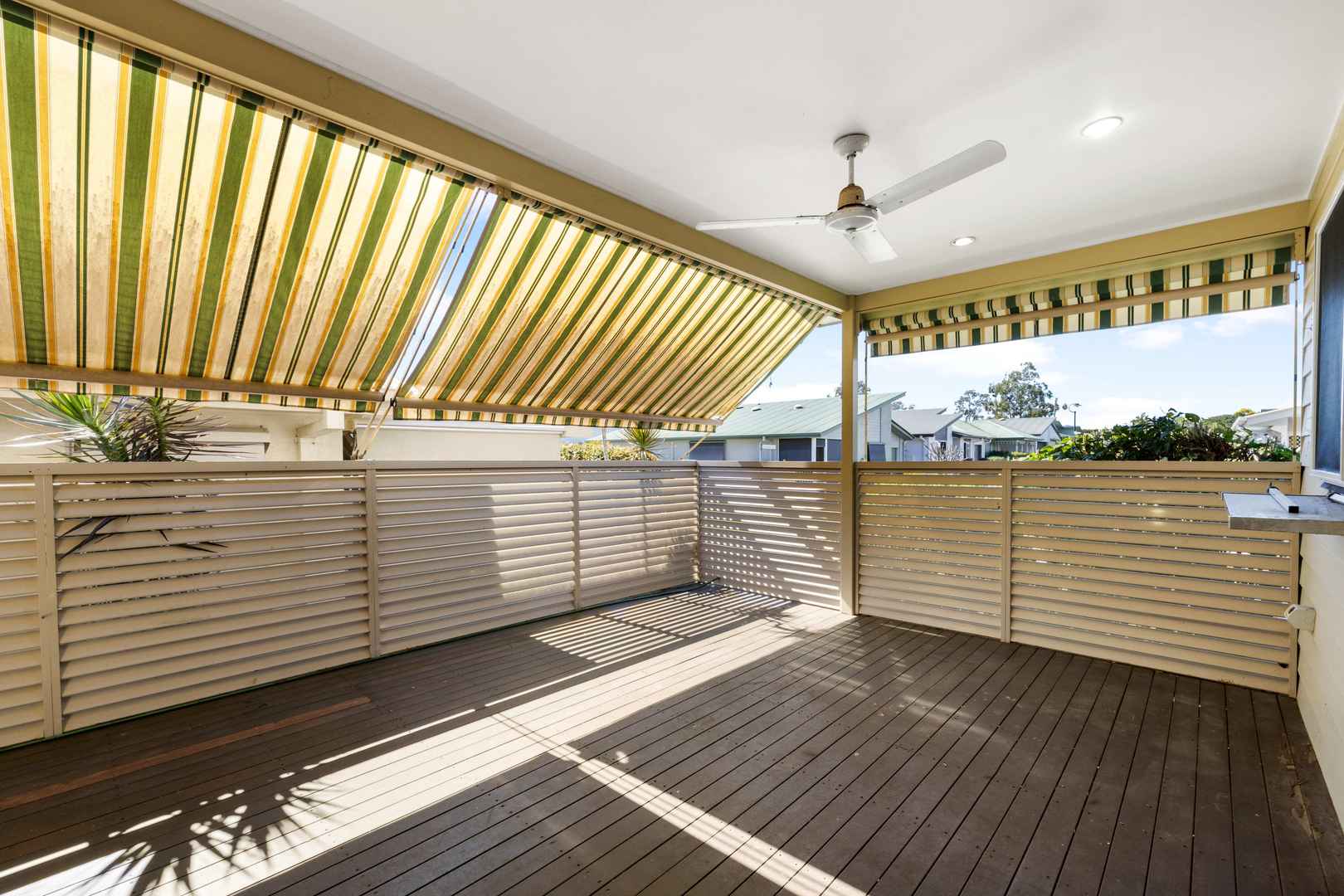 Great location for this two bedroom plus study home in Palm Lake Resort Eagleby