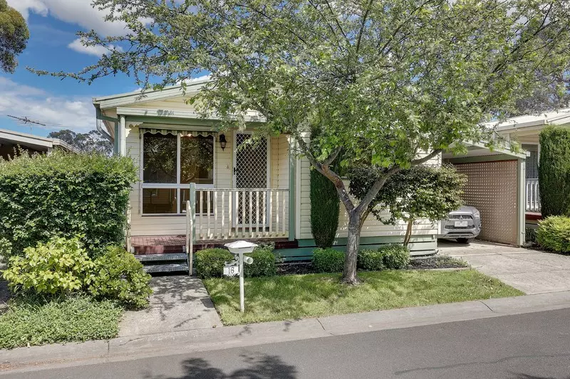 Pet friendly home in welcoming over 55s community