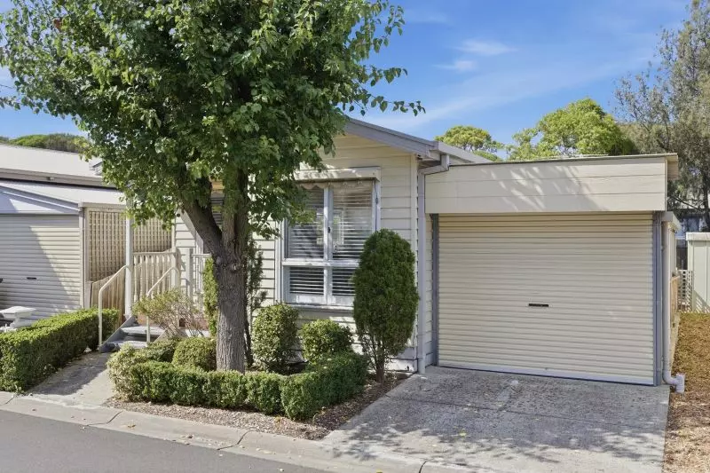 Quaint Cottage! Close to the Community Centre