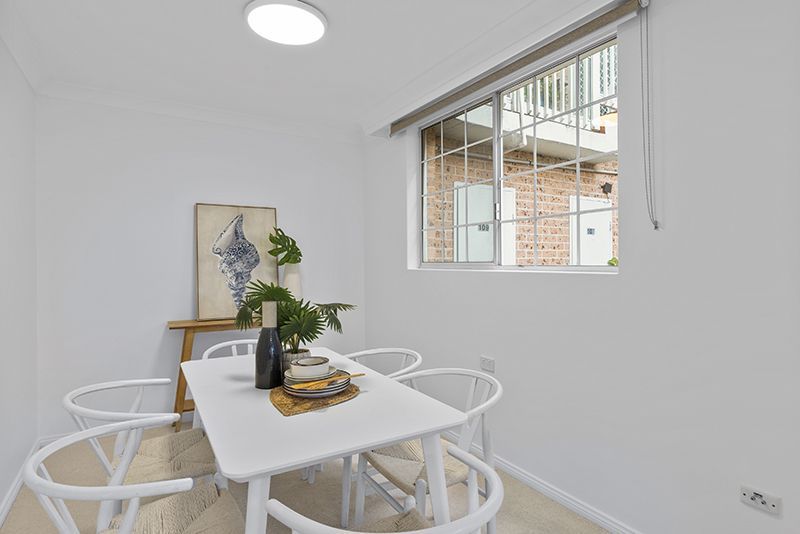 Beautifully renovated unit surrounded by lush gardens