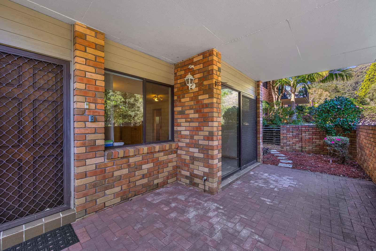 Sunny, Spacious and Close to Village Life