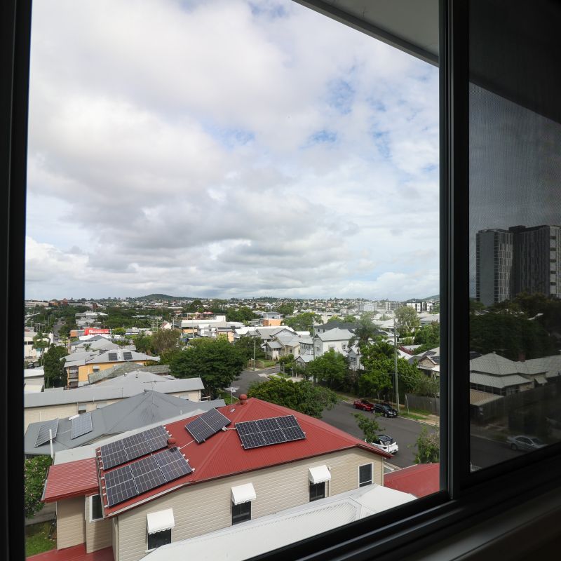 UNDER OFFER - Highly Sought-After Apartment with Ultimate City Views