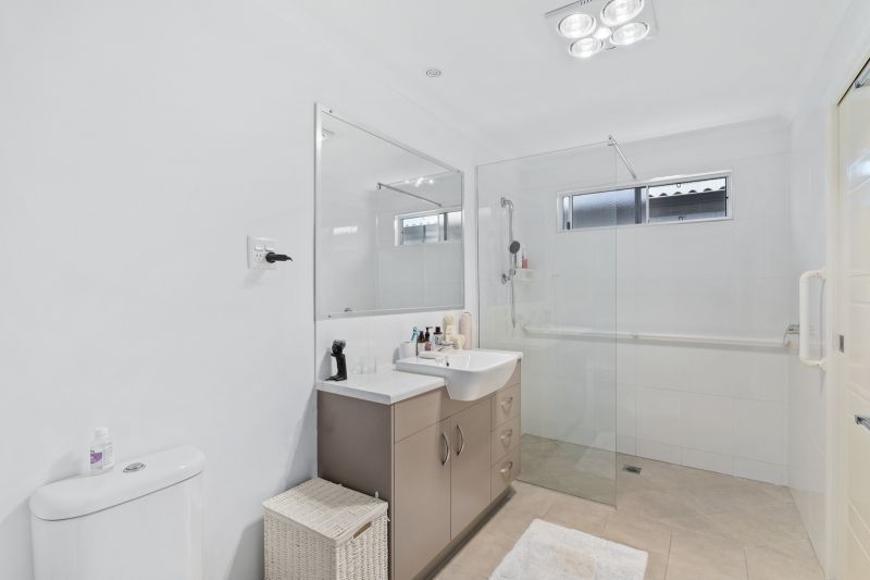 Modern Two Bedroom - Beautiful Inside & Out!