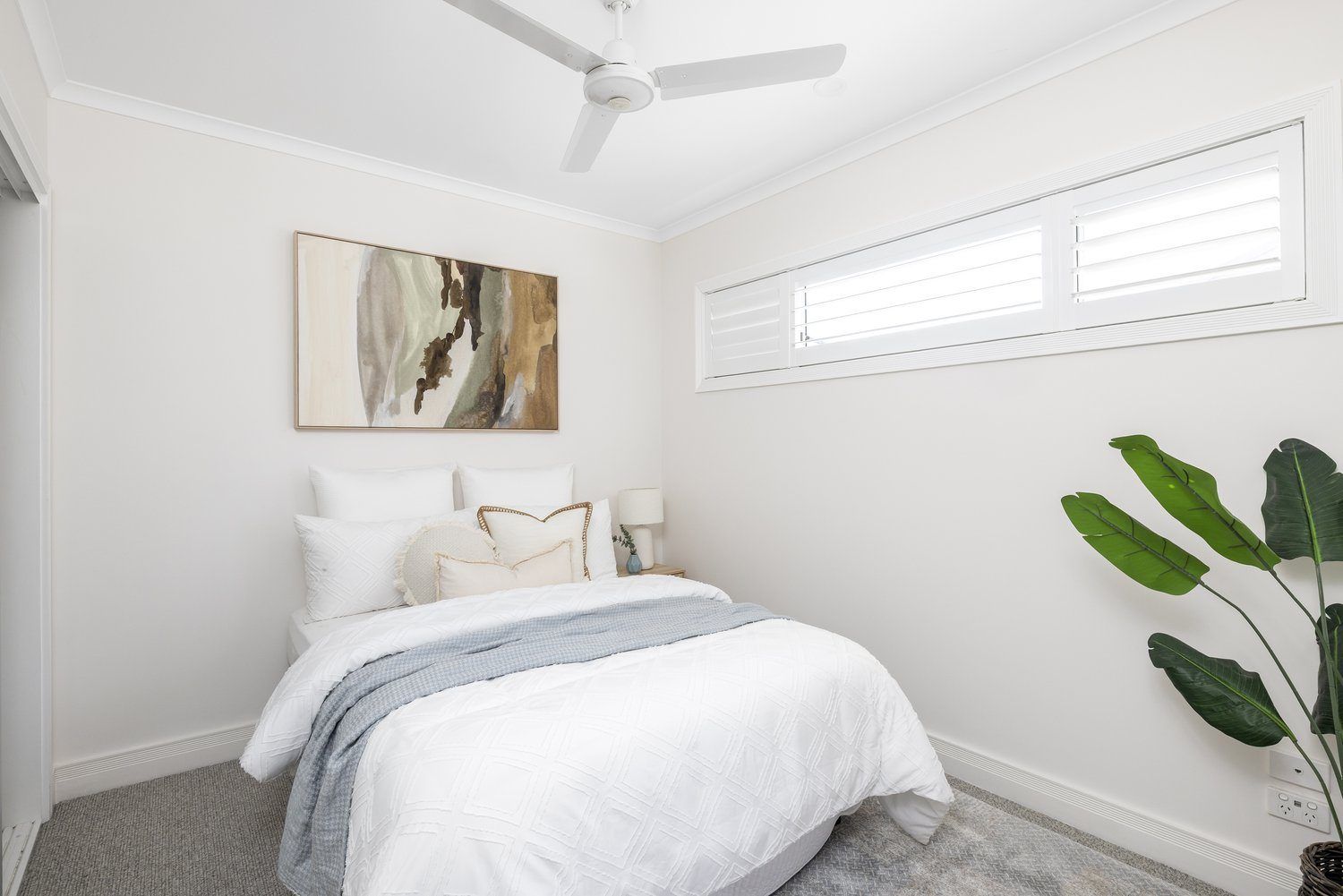 Elegant Three-Bedroom Retreat - Sunlit Alfresco Living