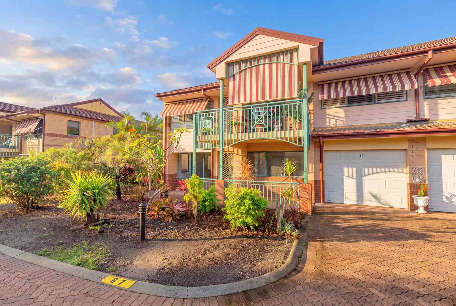 2-bedroom plus study villa