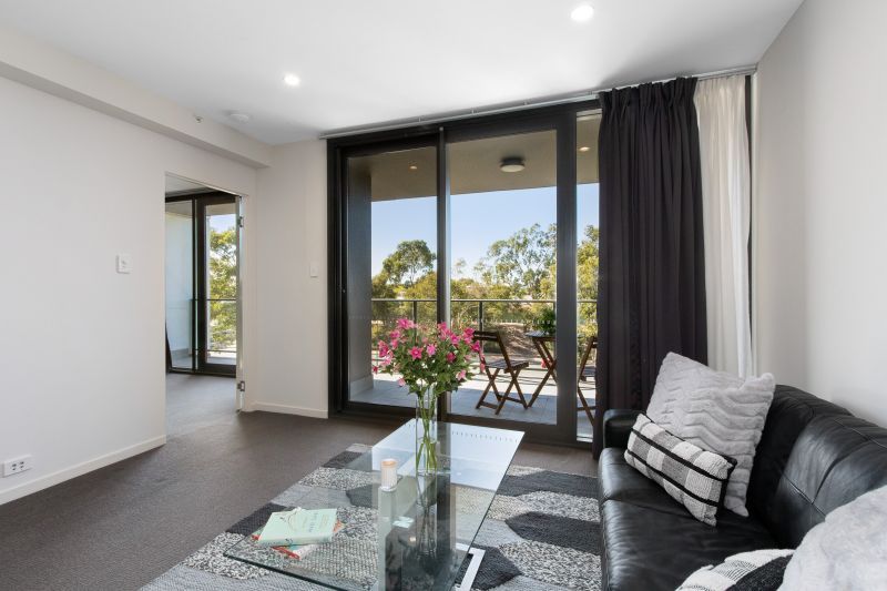 Superb Living by the River