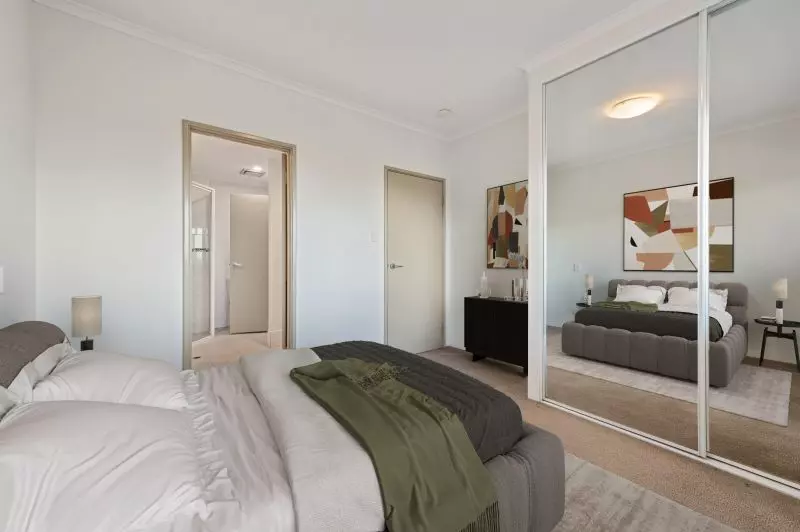 Top Floor With Park Views