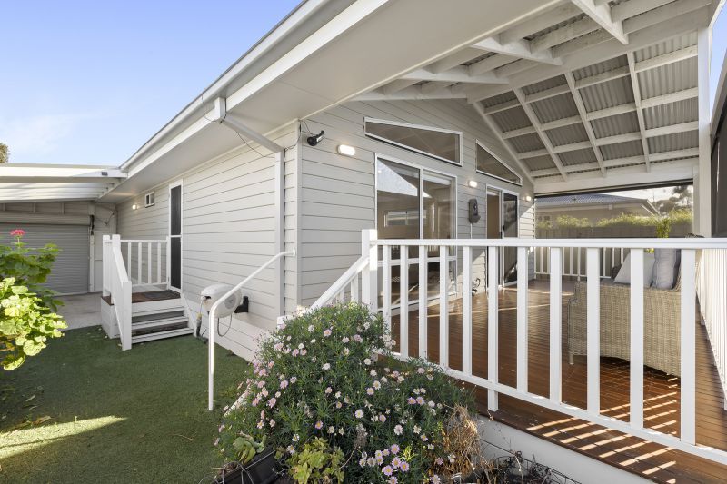 Elegant & Bright Two-bedroom Home
