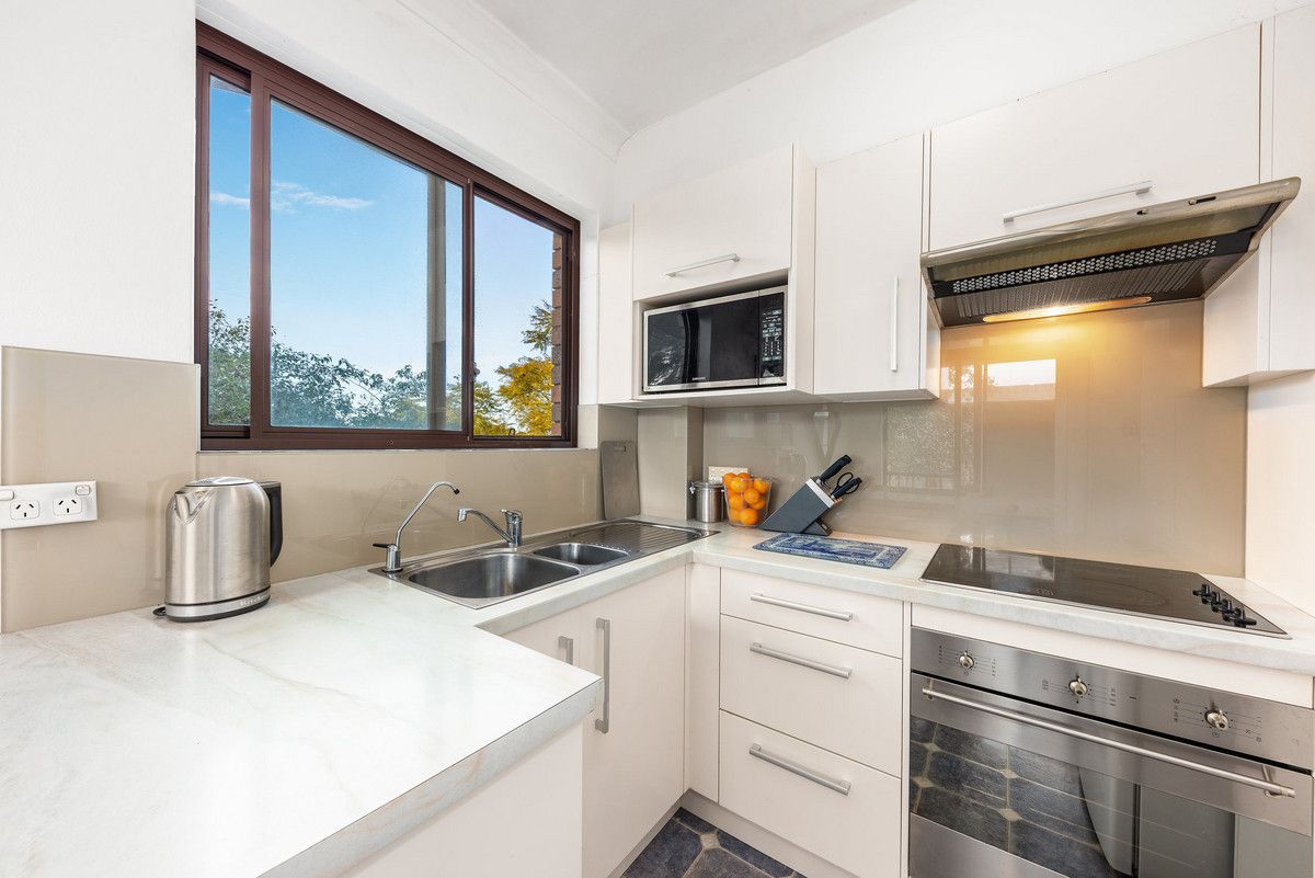 Fabulous Fully Renovated Full Brick Open Plan Apartment