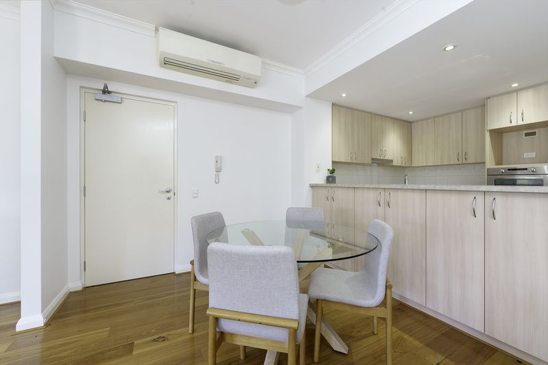 Parkside Apartment with Spacious Layout and Private Patio