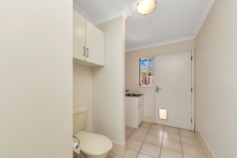 Corner Retreat Opposite Ashton Gardens Hub