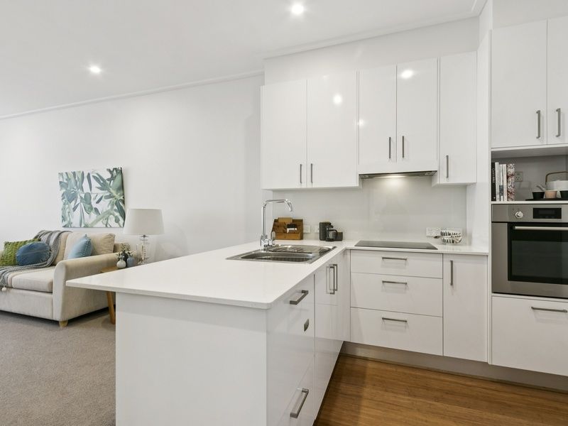 Bright, East-Facing Apartment with Terrace and Modern Kitchen