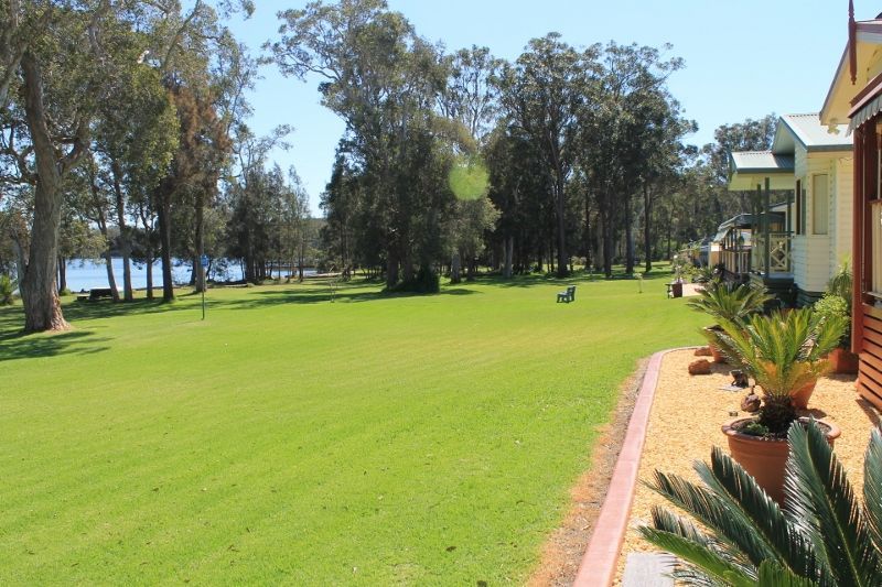 Teraglin Lakeshore Over 50s living Chain Valley Bay