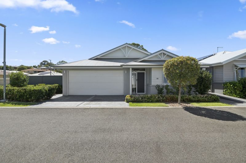 Private Corner - Stylish, Spacious Living