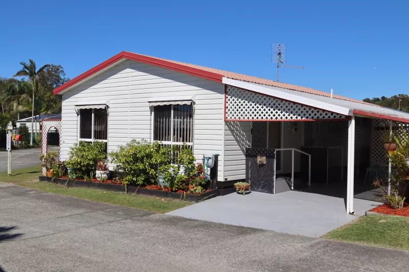 Tweed Broadwater Village, an Over 50’s Pet Friendly Lifestyle Village. 