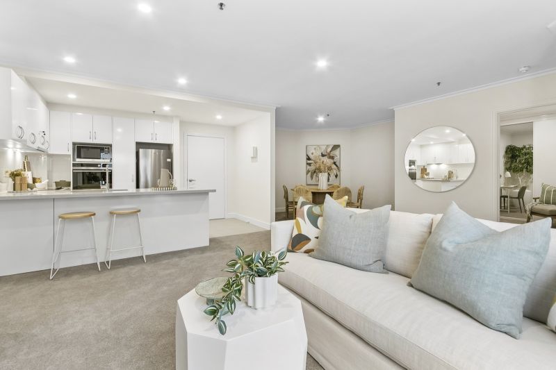 Spacious Three-Bedroom Living apartment
