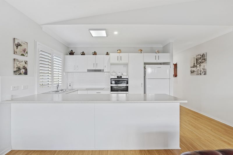 Modern Elegance in a Prime Location!