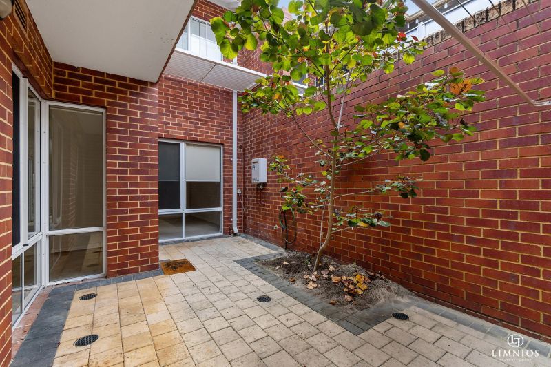 SOLD North facing, courtyard villa in the heart of Mercy Village.