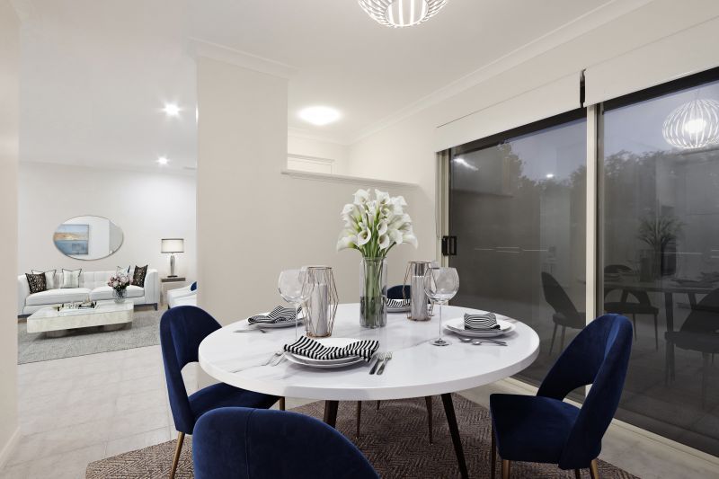 Street Front Home In Quiet Cul - De - Sac